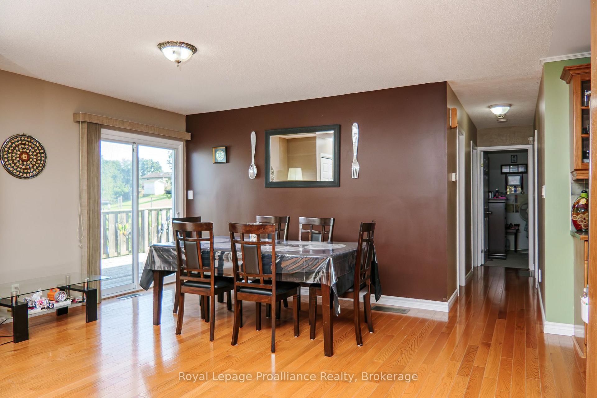 Photo 10 of 44 Ireland Drive, Quinte West, Trenton Ward — HOMEH