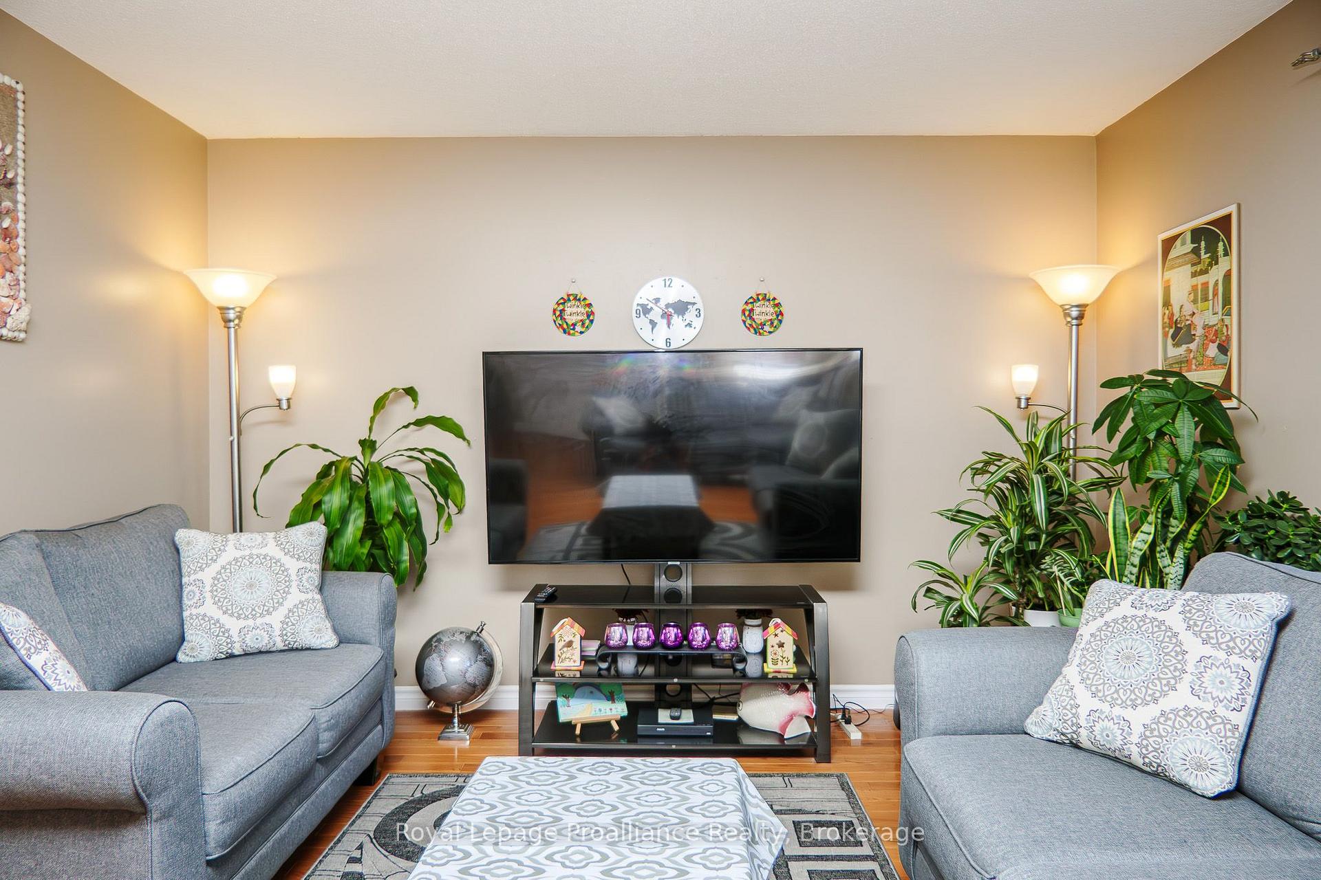 Photo 12 of 44 Ireland Drive, Quinte West, Trenton Ward — HOMEH