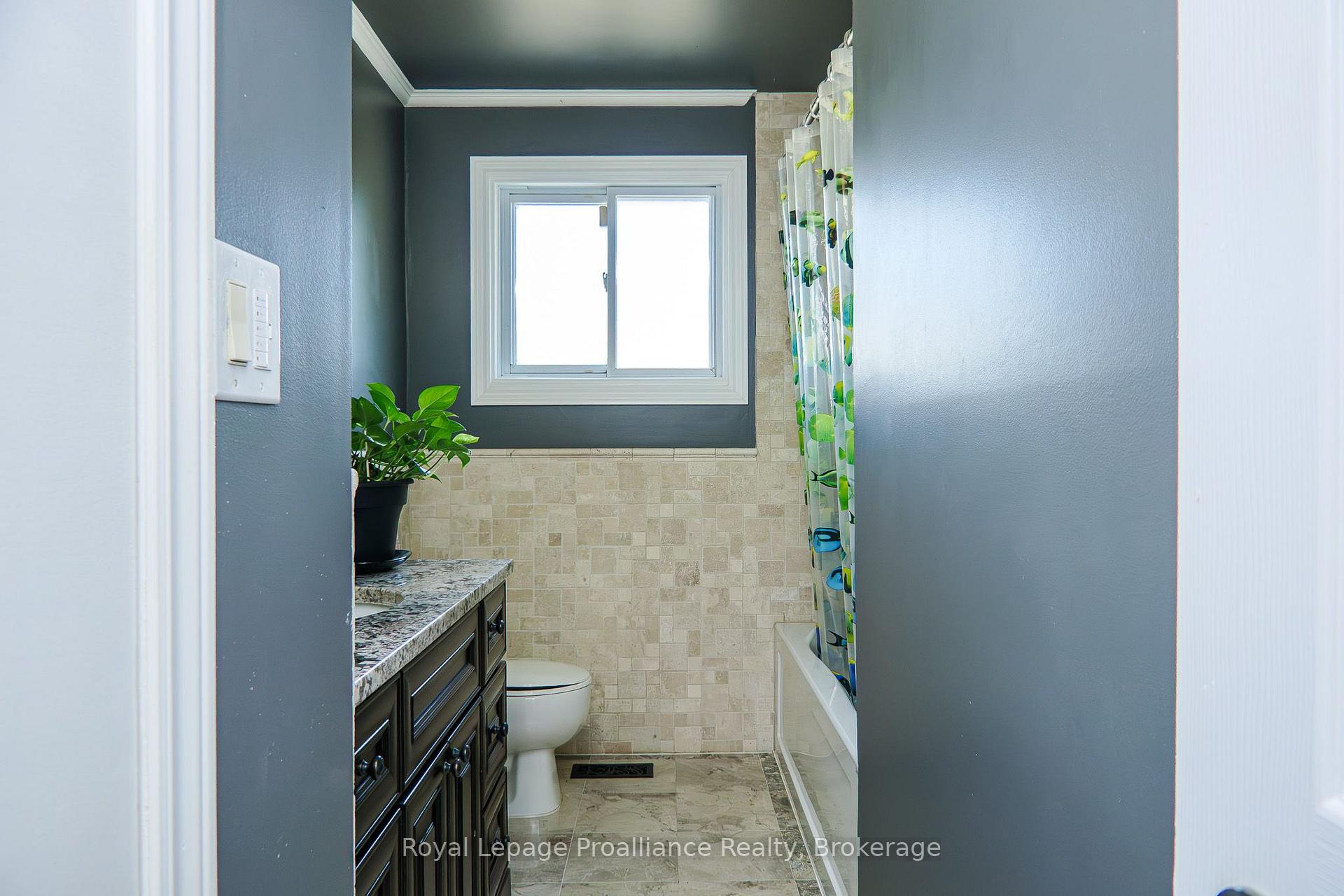 Photo 18 of 44 Ireland Drive, Quinte West, Trenton Ward — HOMEH