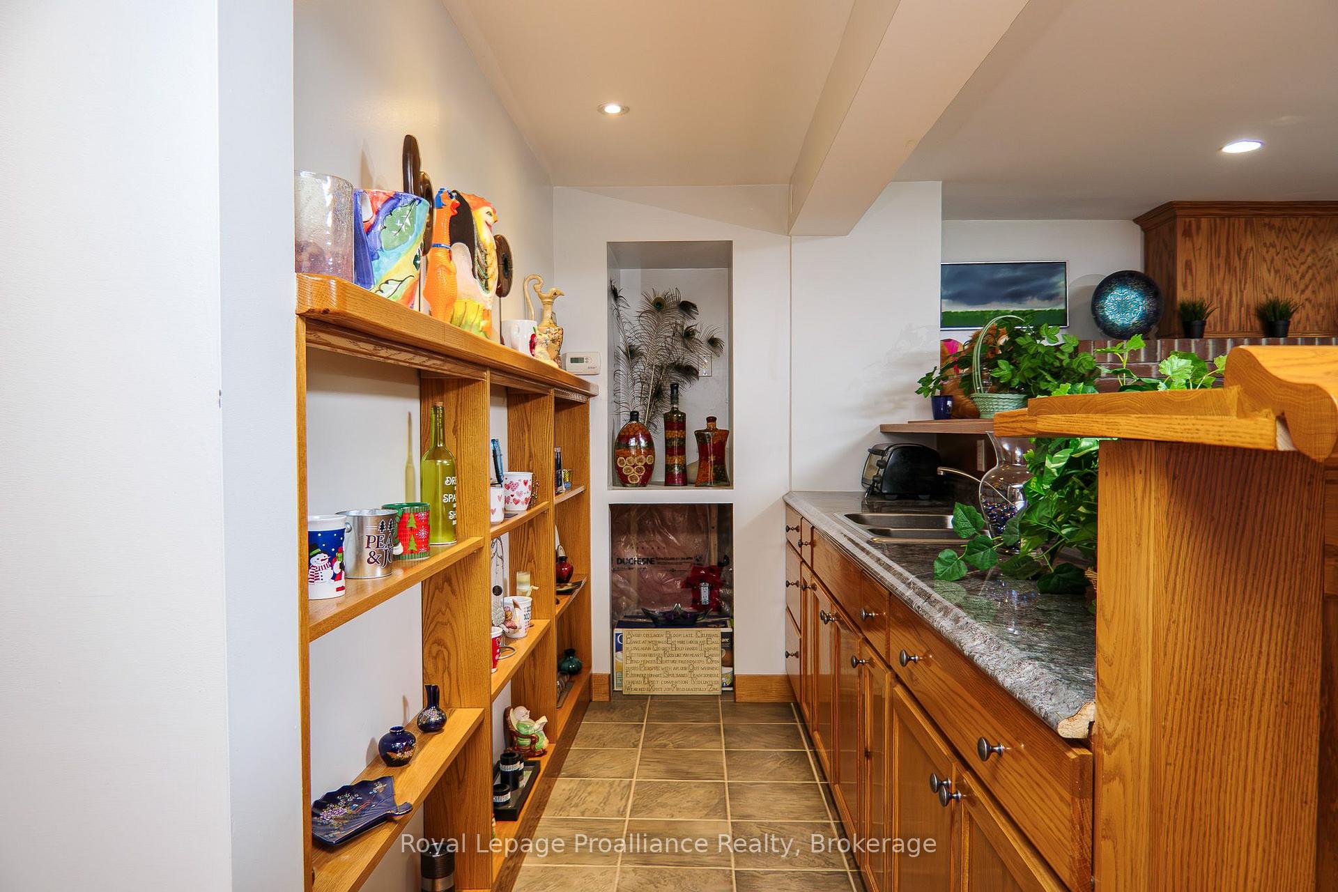 Photo 23 of 44 Ireland Drive, Quinte West, Trenton Ward — HOMEH