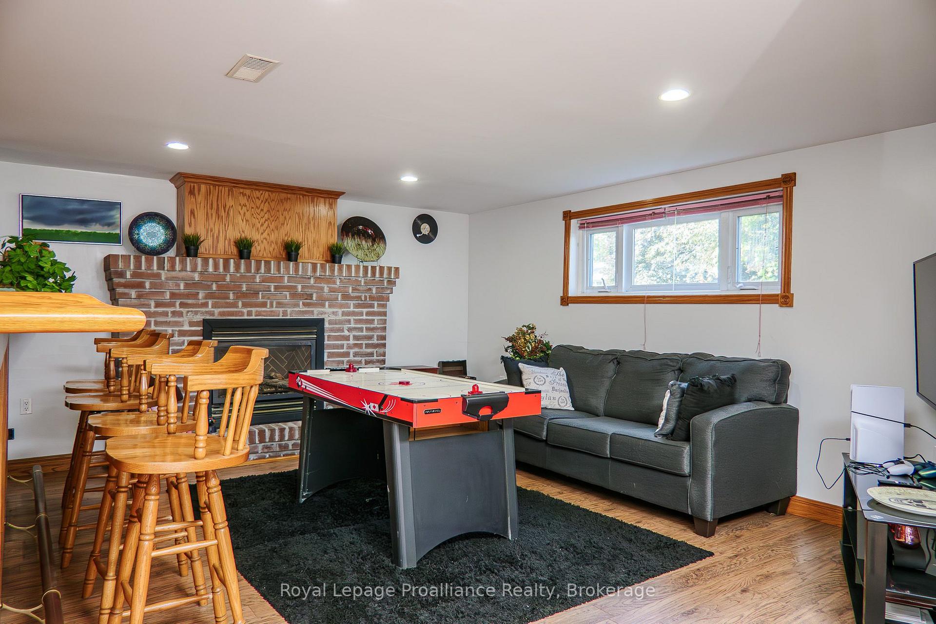 Photo 24 of 44 Ireland Drive, Quinte West, Trenton Ward — HOMEH