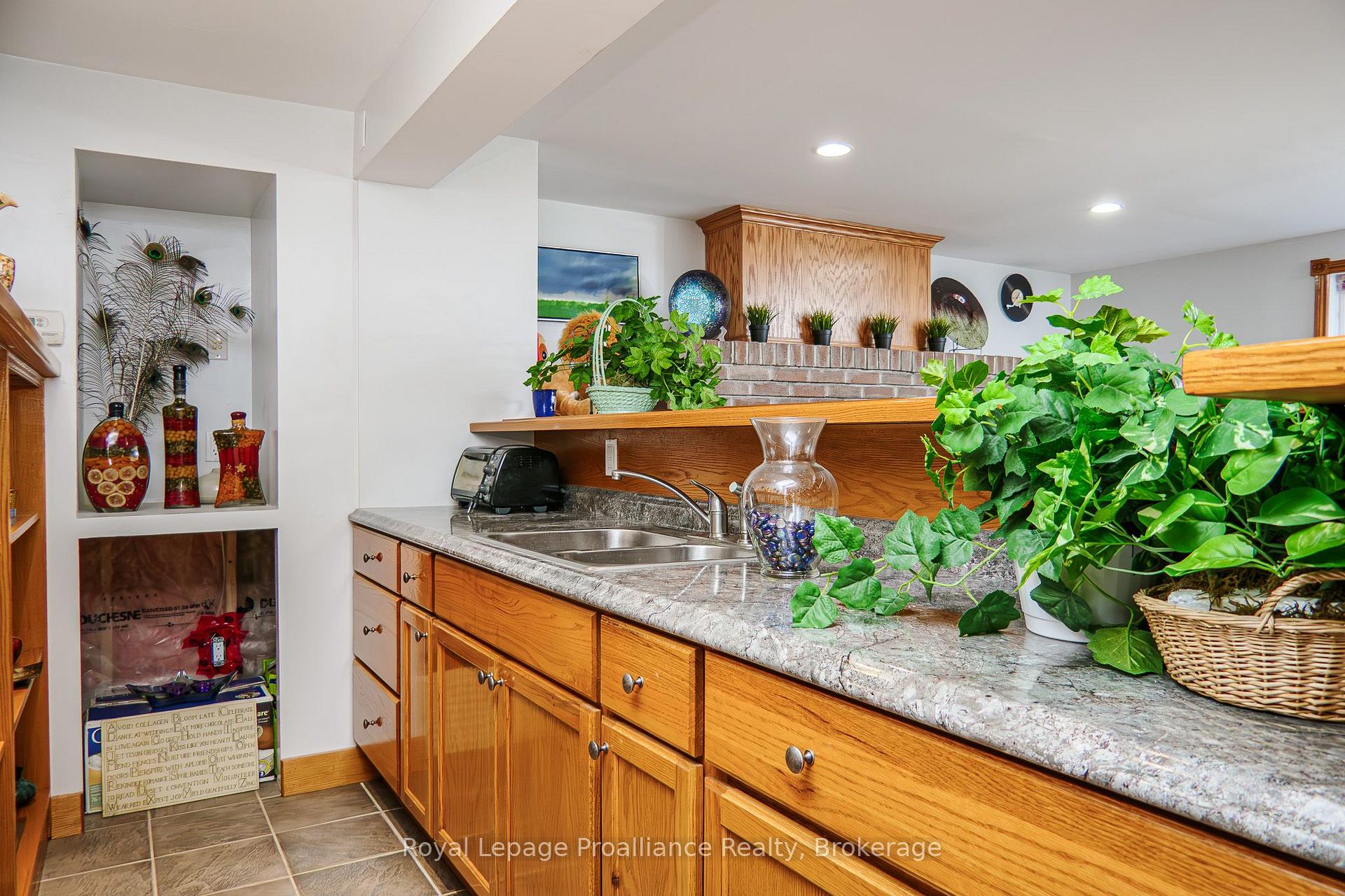 Photo 26 of 44 Ireland Drive, Quinte West, Trenton Ward — HOMEH