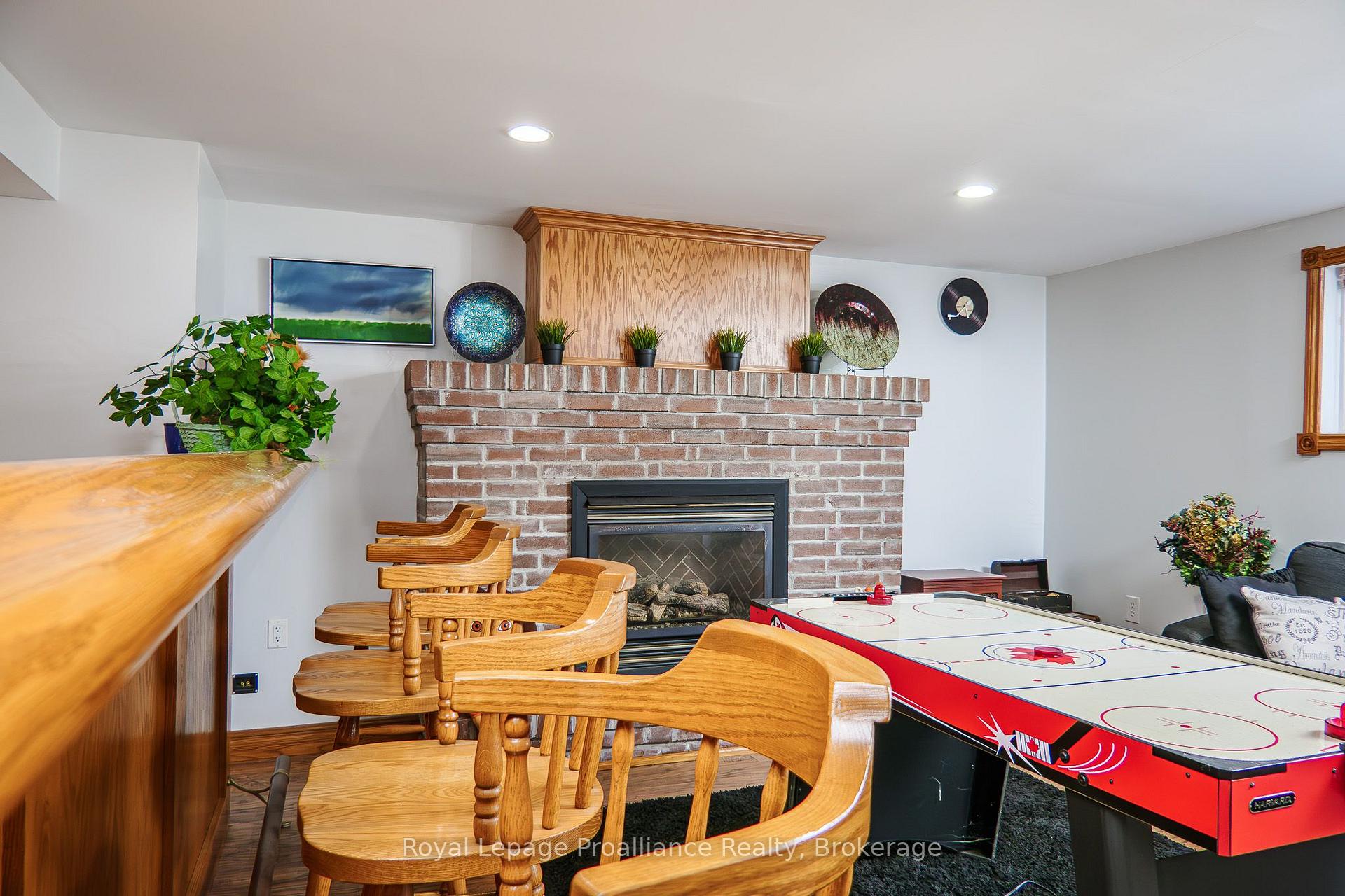 Photo 27 of 44 Ireland Drive, Quinte West, Trenton Ward — HOMEH