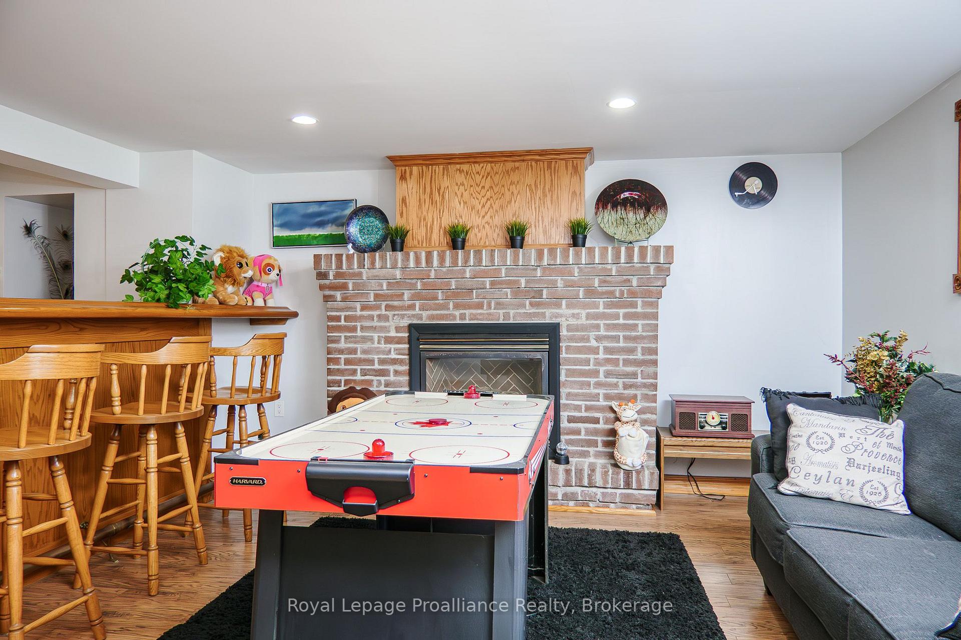 Photo 28 of 44 Ireland Drive, Quinte West, Trenton Ward — HOMEH