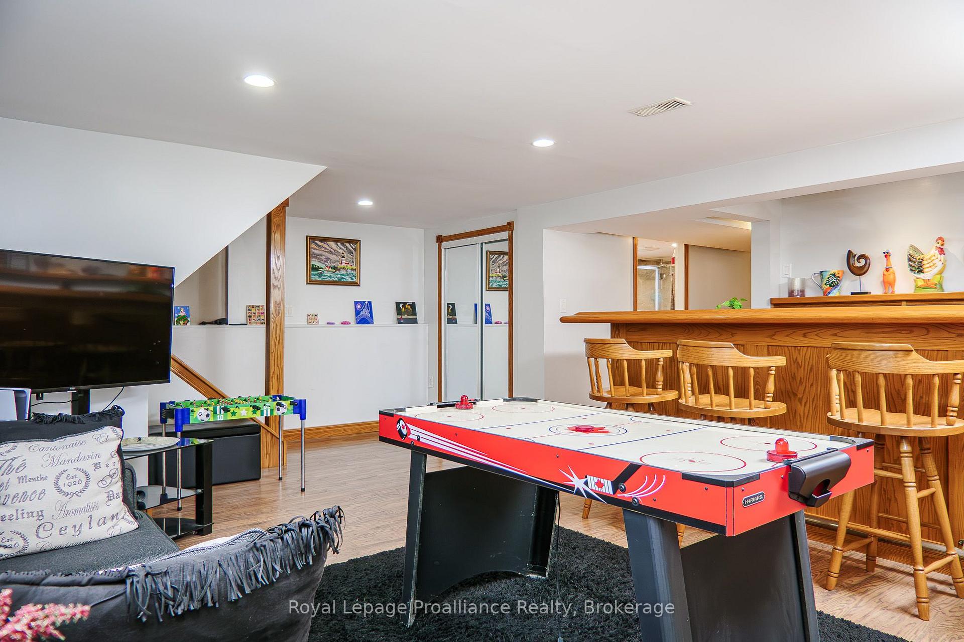 Photo 29 of 44 Ireland Drive, Quinte West, Trenton Ward — HOMEH