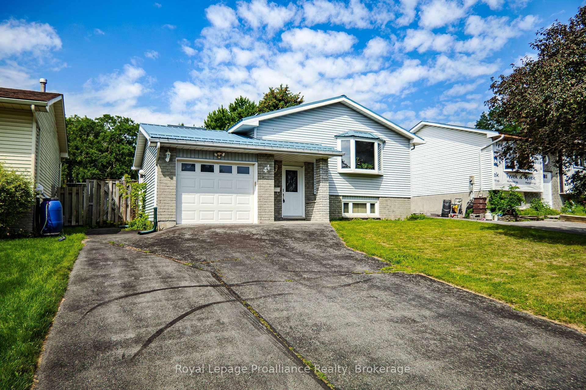 Photo 37 of 44 Ireland Drive, Quinte West, Trenton Ward — HOMEH