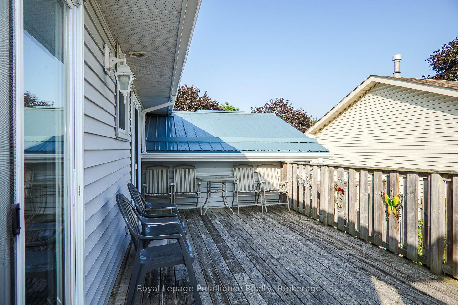 Photo 38 of 44 Ireland Drive, Quinte West, Trenton Ward — HOMEH