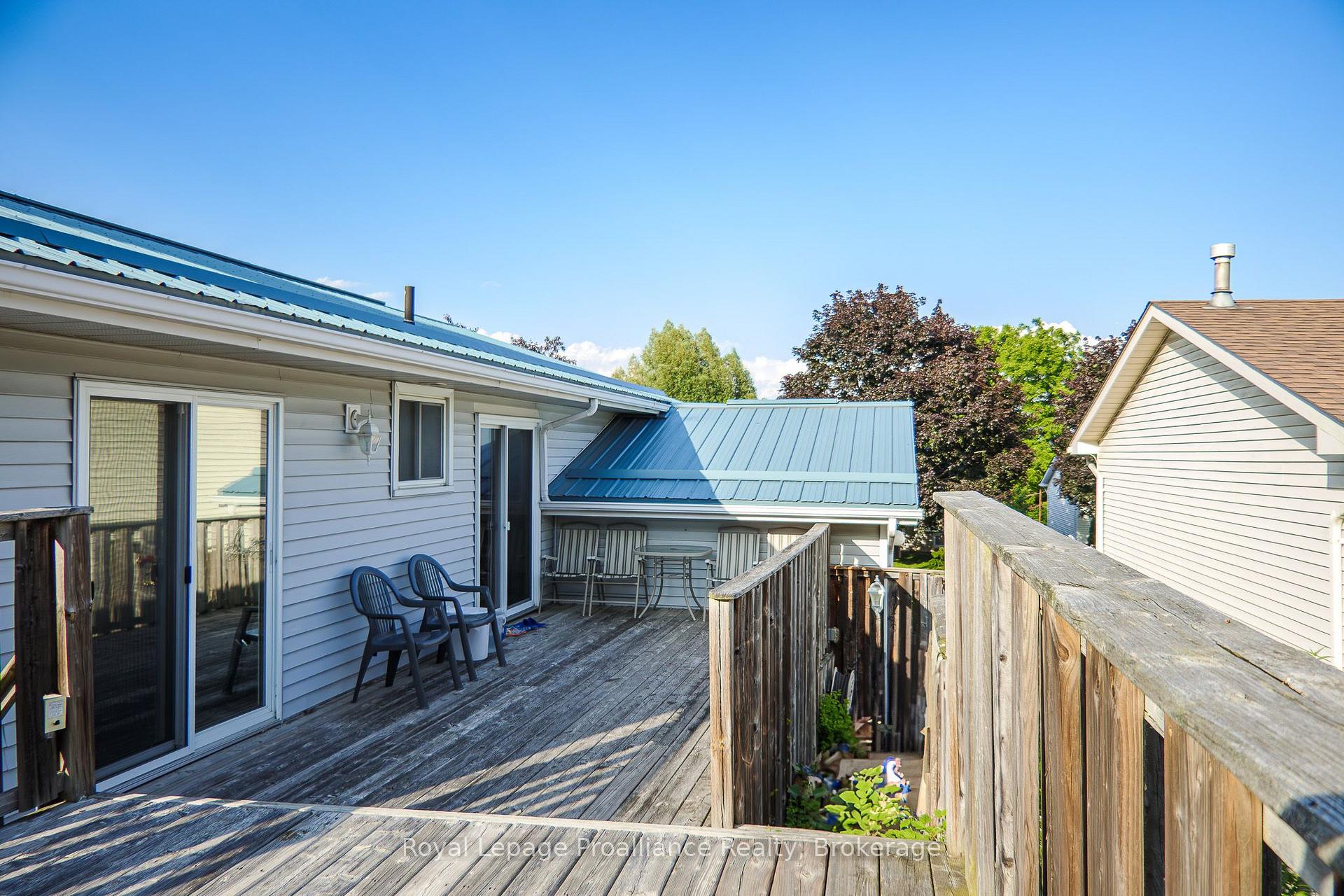 Photo 39 of 44 Ireland Drive, Quinte West, Trenton Ward — HOMEH