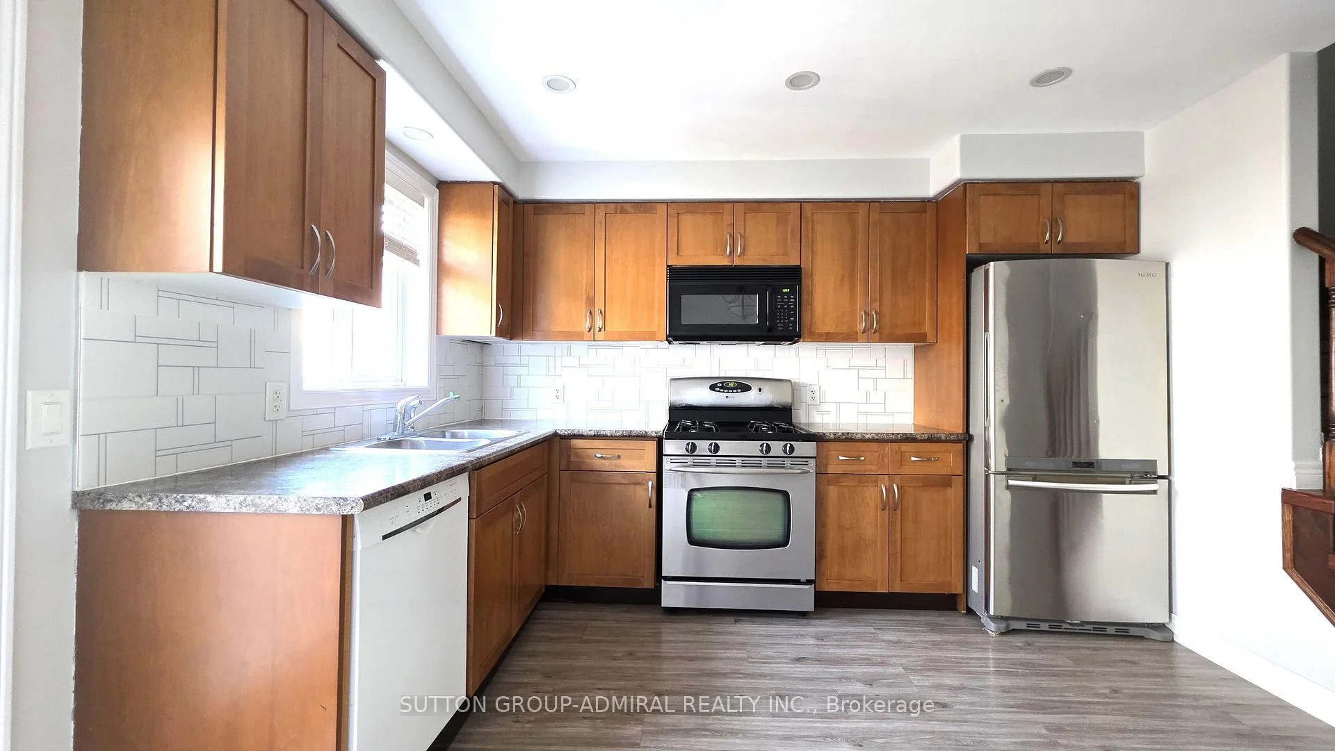 Photo 8 of Unit 51, 25 Viking Drive, Hamilton, Binbrook — HOMEH