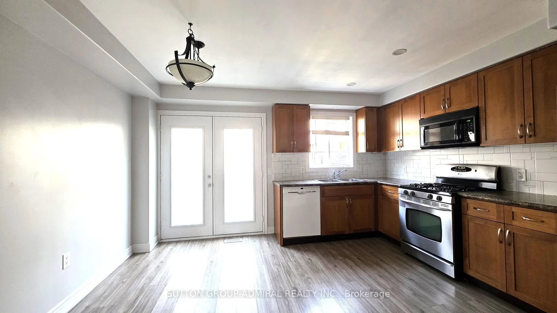 Photo 11 of Unit 51, 25 Viking Drive, Hamilton, Binbrook — HOMEH