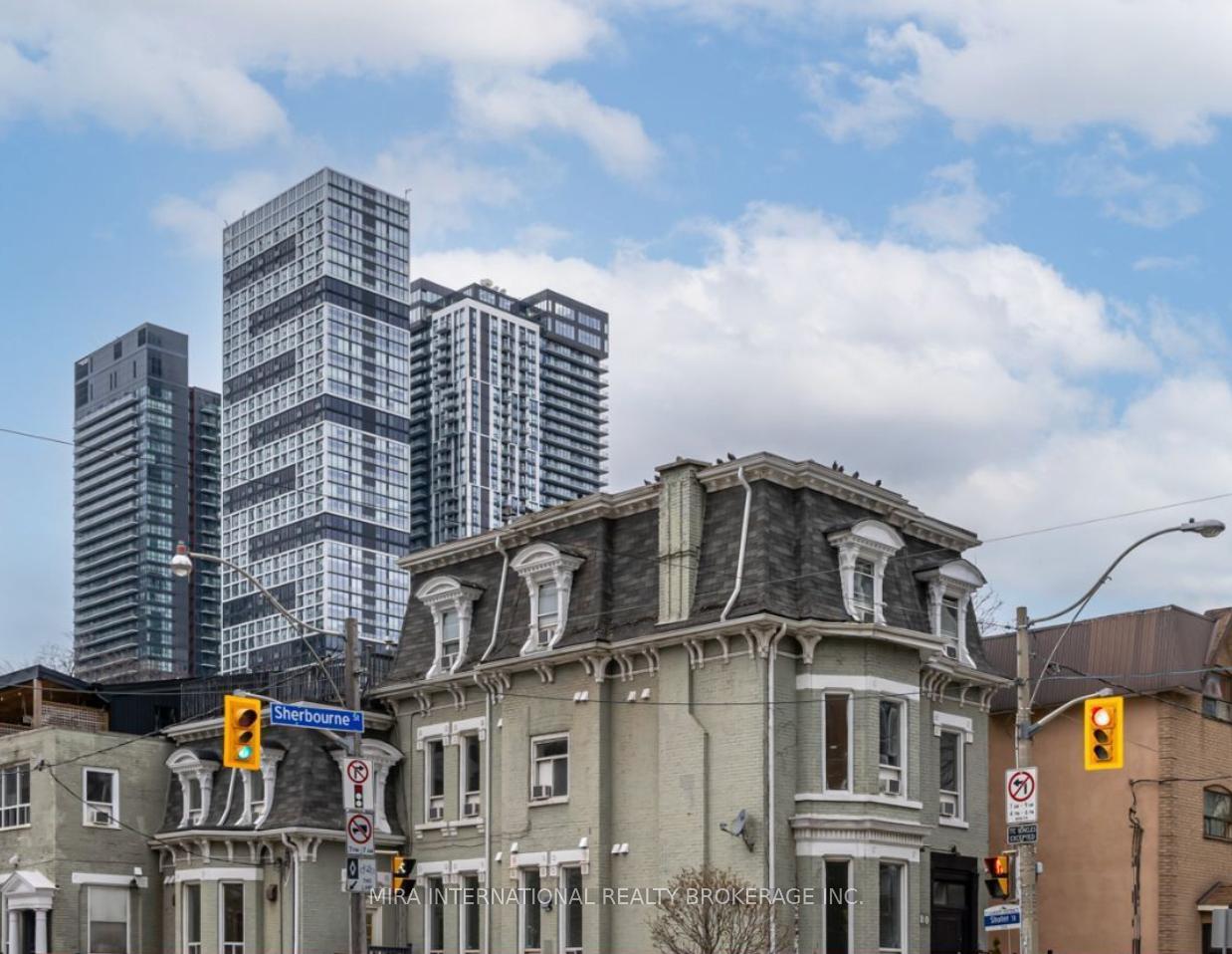 Front of Unit L1, 180 Sherbourne Street