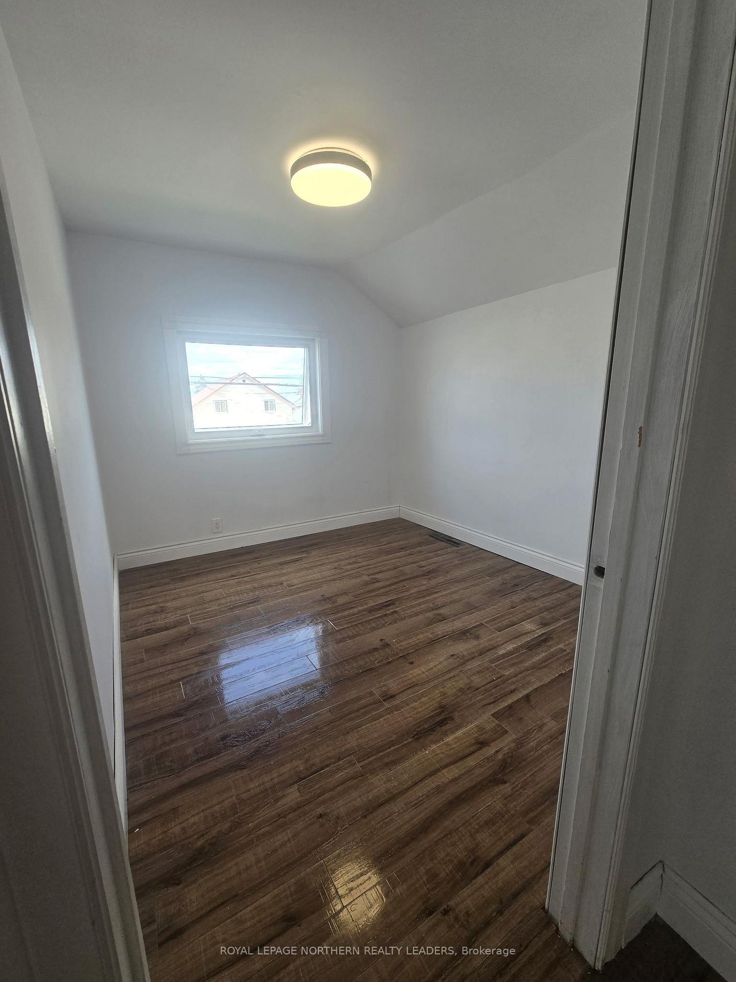 Photo 7 of 104 Fourth Avenue, Timmins, SCH - Main Area — HOMEH