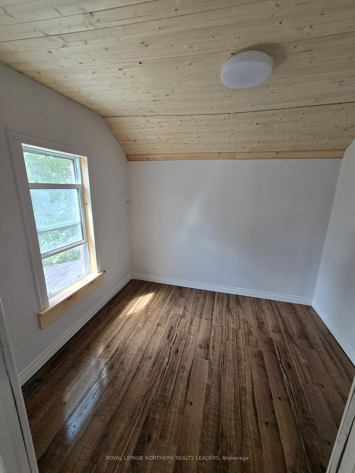 Photo 8 of 104 Fourth Avenue, Timmins, SCH - Main Area — HOMEH