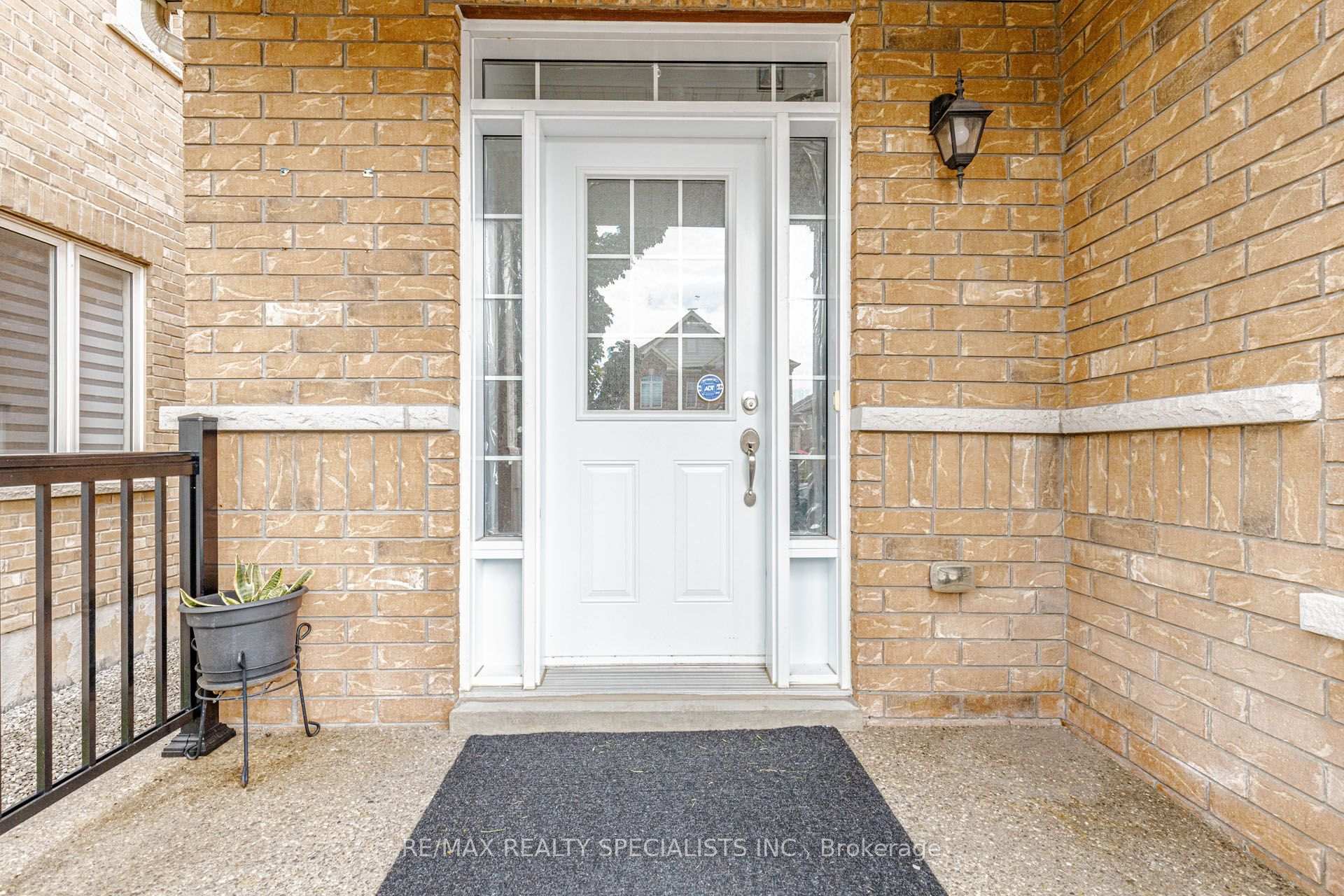 Photo 4 of 182 Allegro Drive, Brampton, Credit Valley — HOMEH