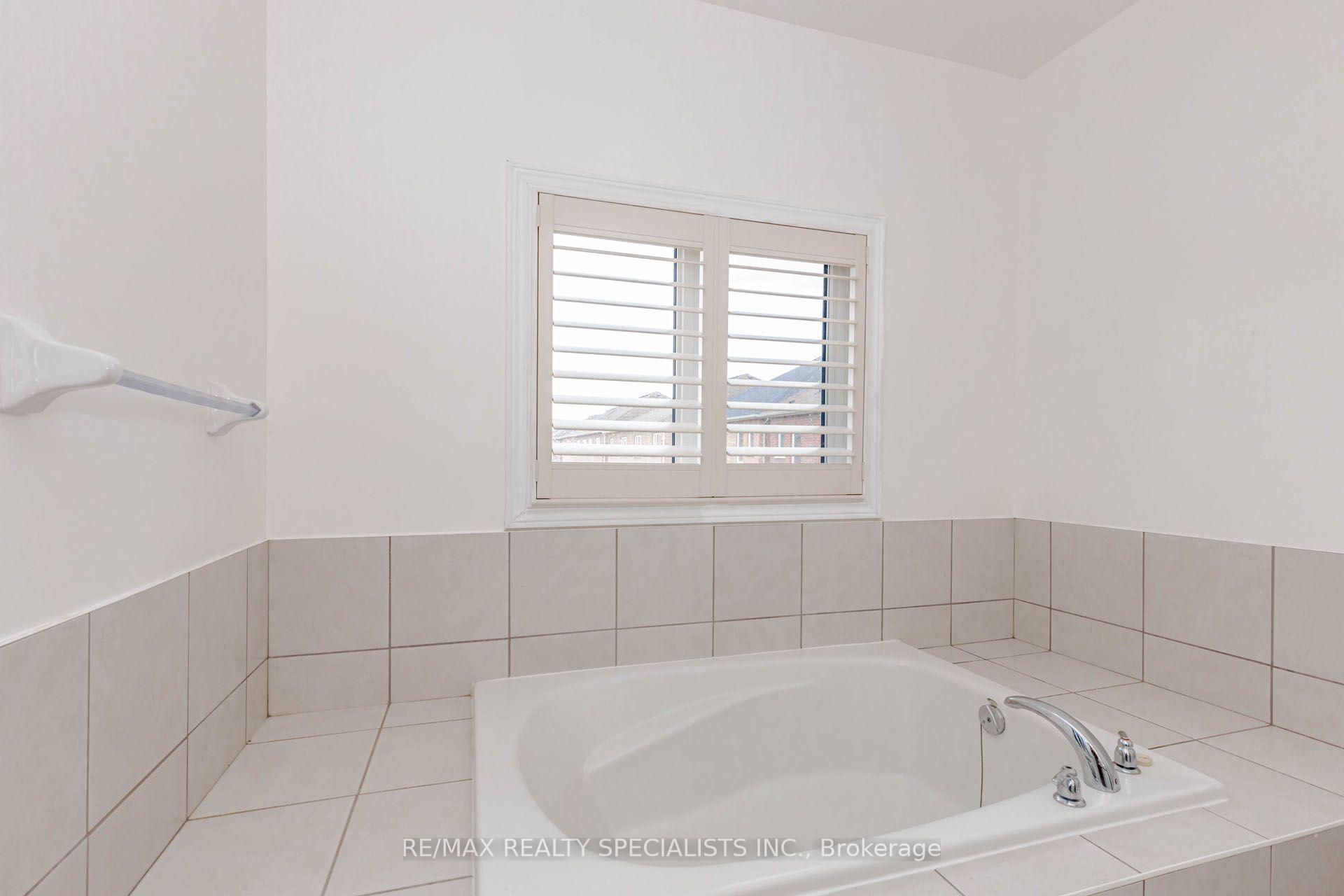 Photo 27 of 182 Allegro Drive, Brampton, Credit Valley — HOMEH
