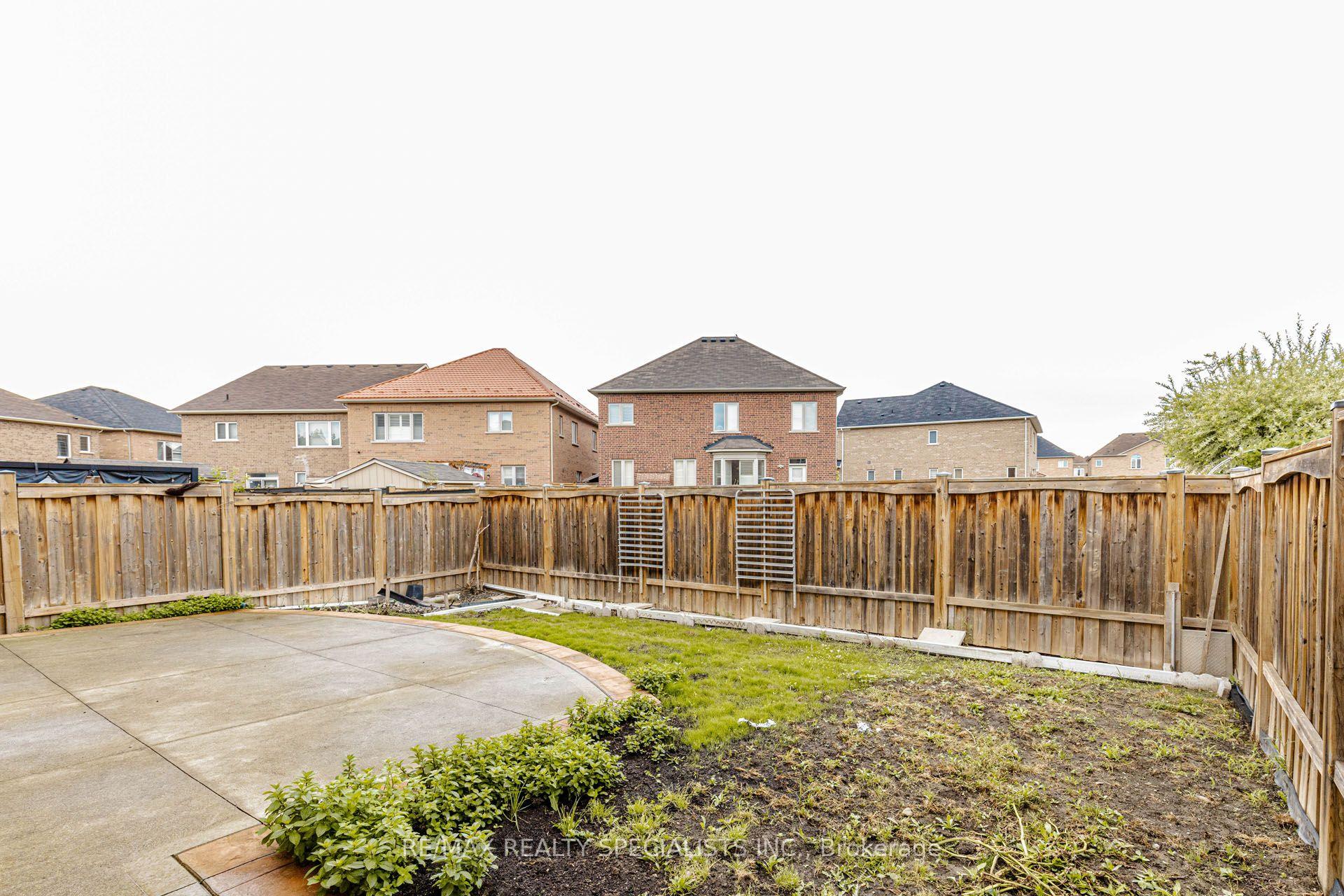 Photo 48 of 182 Allegro Drive, Brampton, Credit Valley — HOMEH