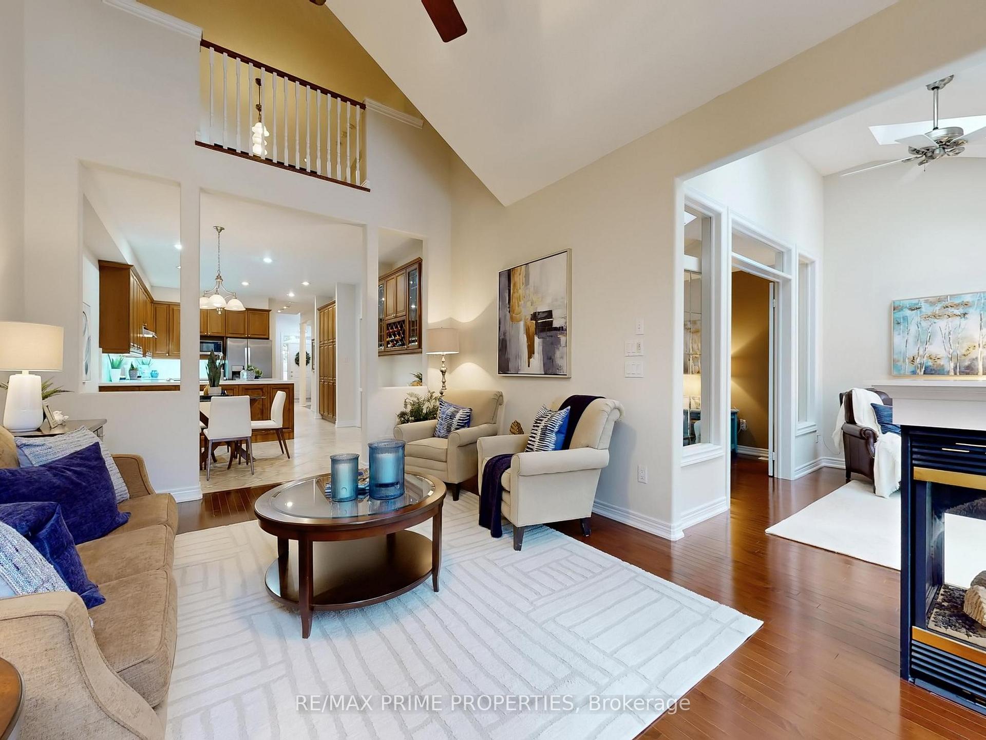 Photo 32 of Unit 18, 11 Berczy Creek Way, Markham, Cachet — HOMEH