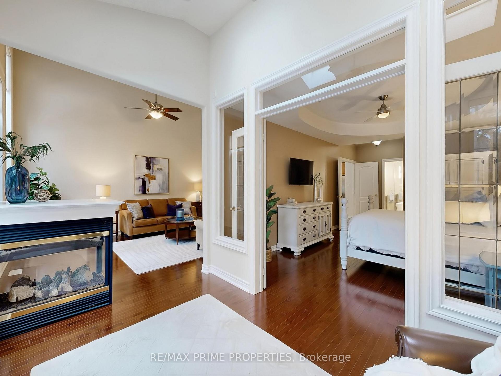 Photo 38 of Unit 18, 11 Berczy Creek Way, Markham, Cachet — HOMEH