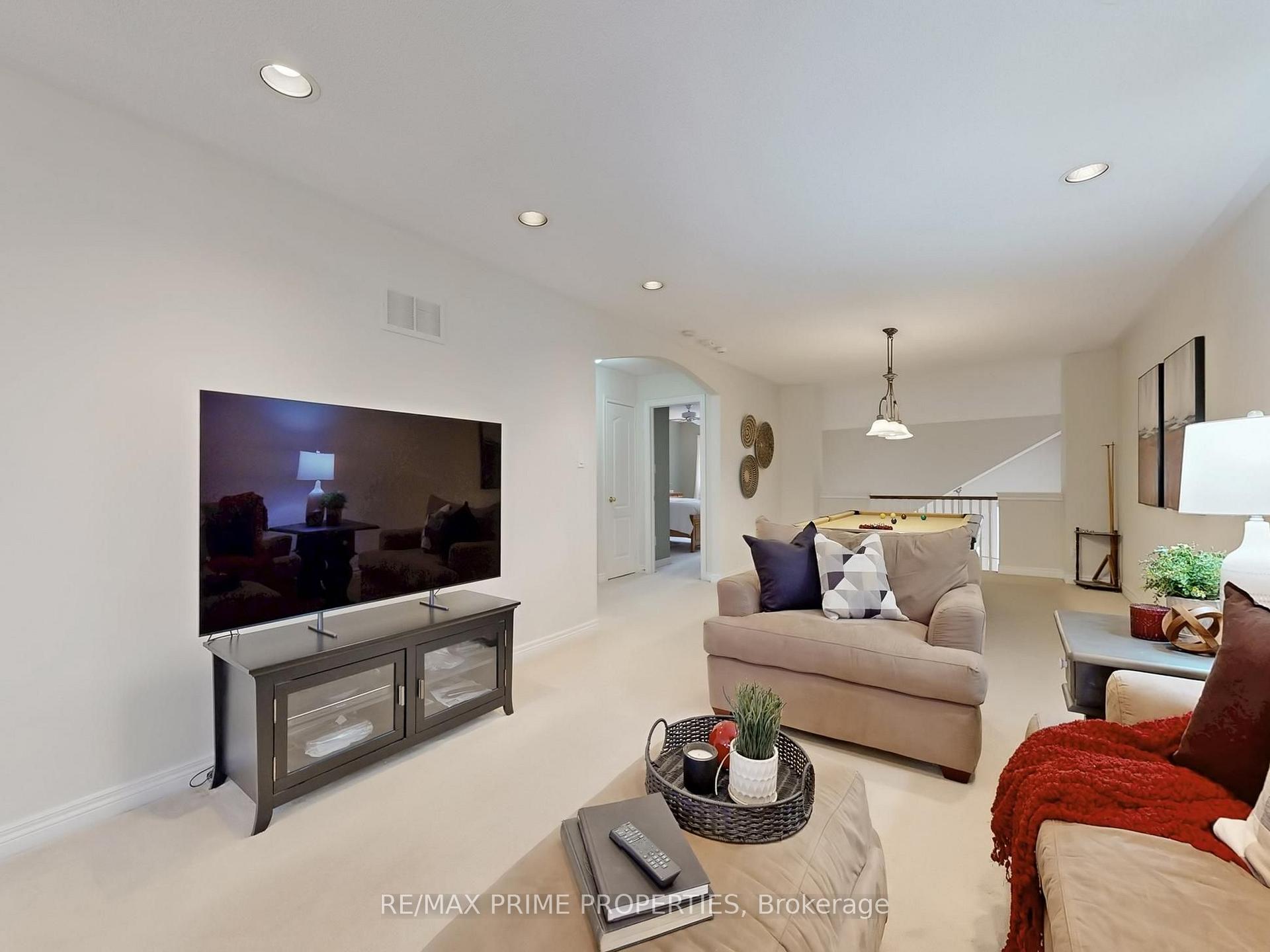 Photo 46 of Unit 18, 11 Berczy Creek Way, Markham, Cachet — HOMEH