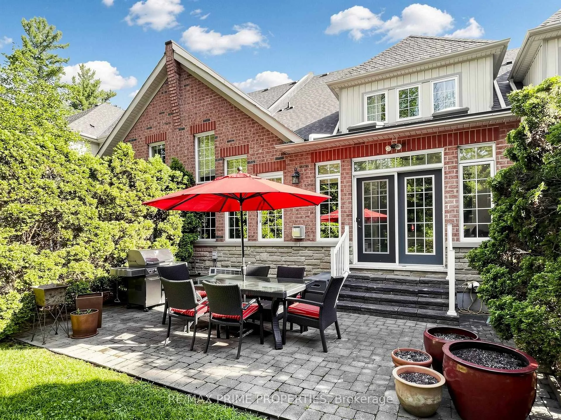 Photo 3 of Unit 18, 11 Berczy Creek Way, Markham, Cachet — HOMEH