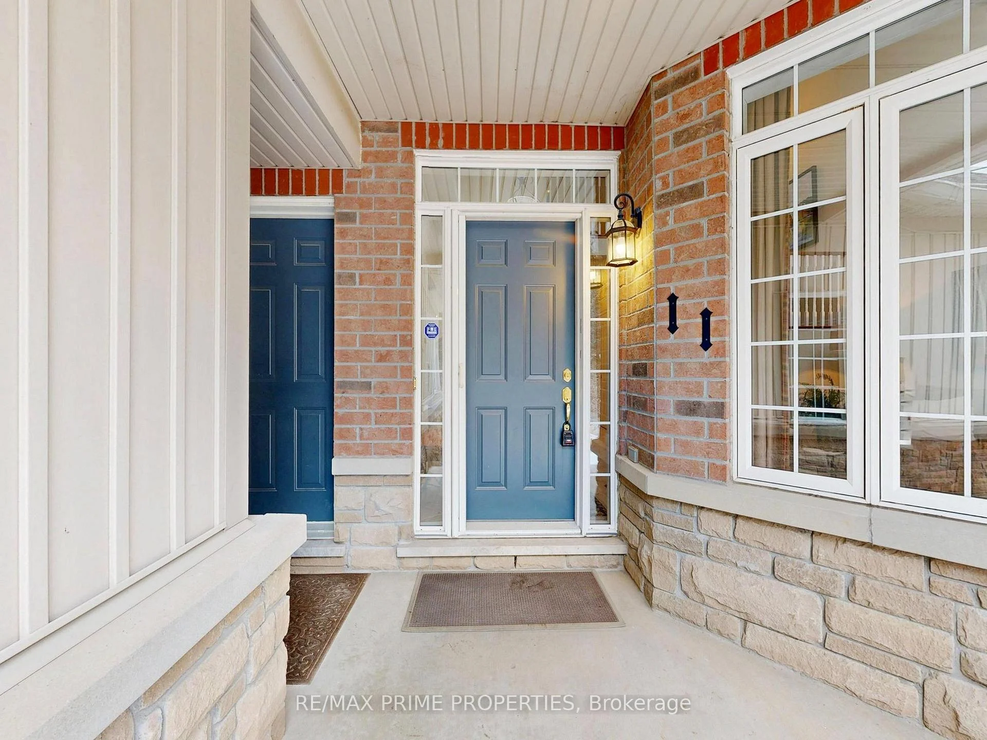 Photo 5 of Unit 18, 11 Berczy Creek Way, Markham, Cachet — HOMEH
