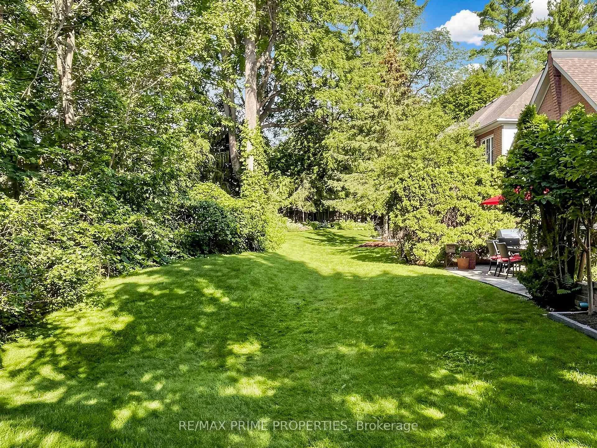 Photo 6 of Unit 18, 11 Berczy Creek Way, Markham, Cachet — HOMEH