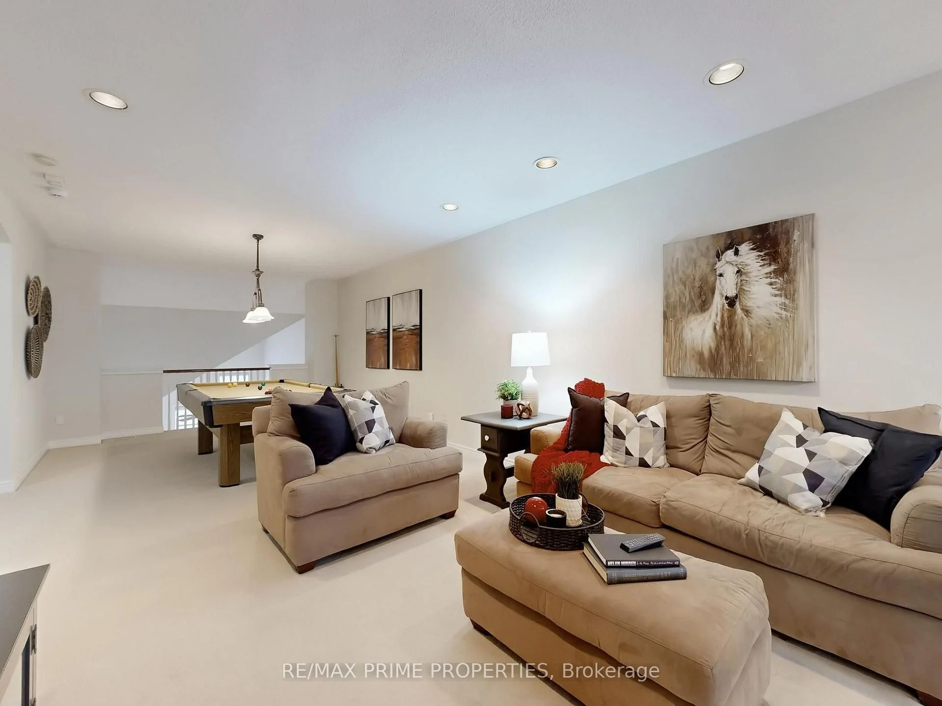 Photo 10 of Unit 18, 11 Berczy Creek Way, Markham, Cachet — HOMEH