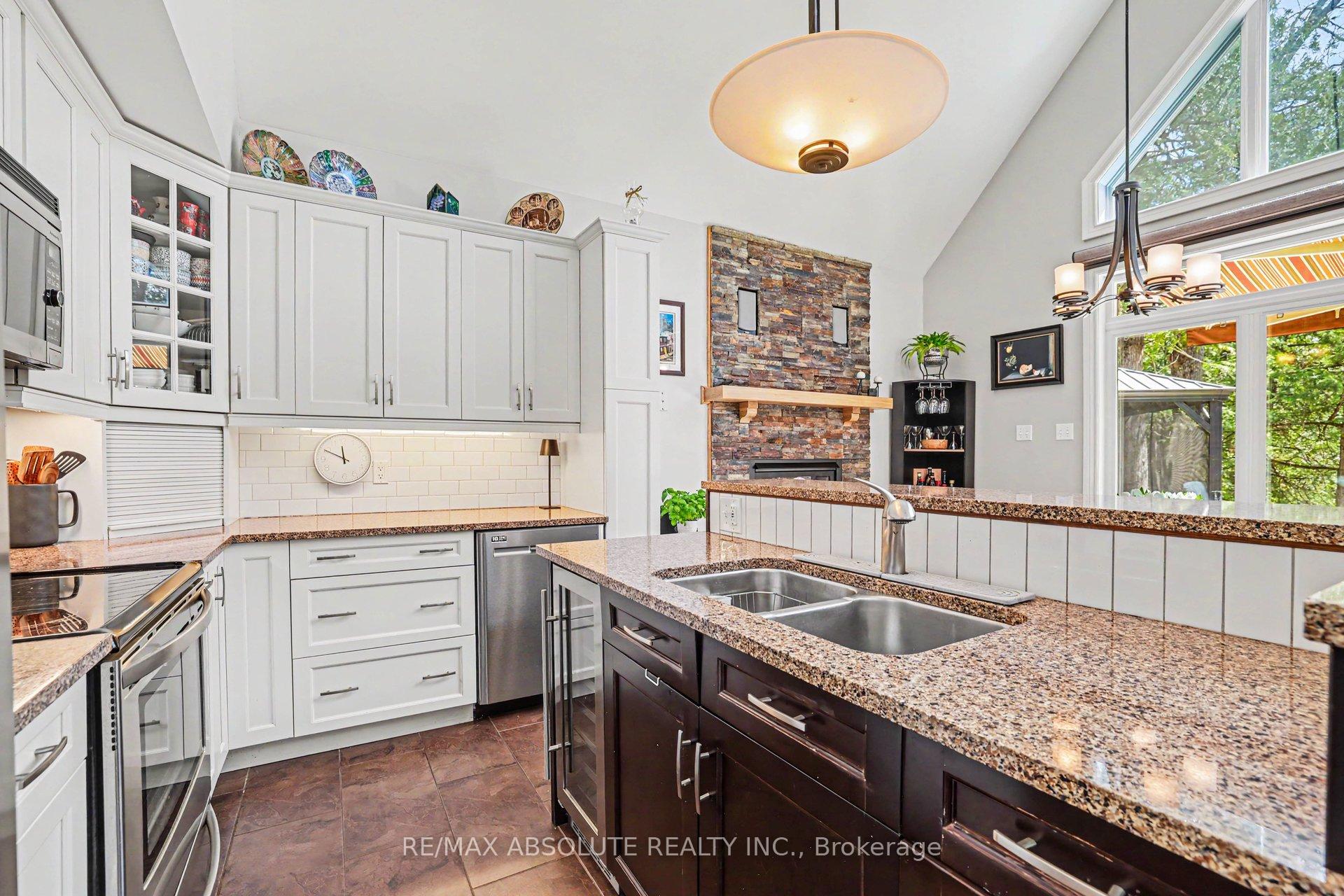 Photo 12 of 1091 Carson Trail Road, North Frontenac — HOMEH