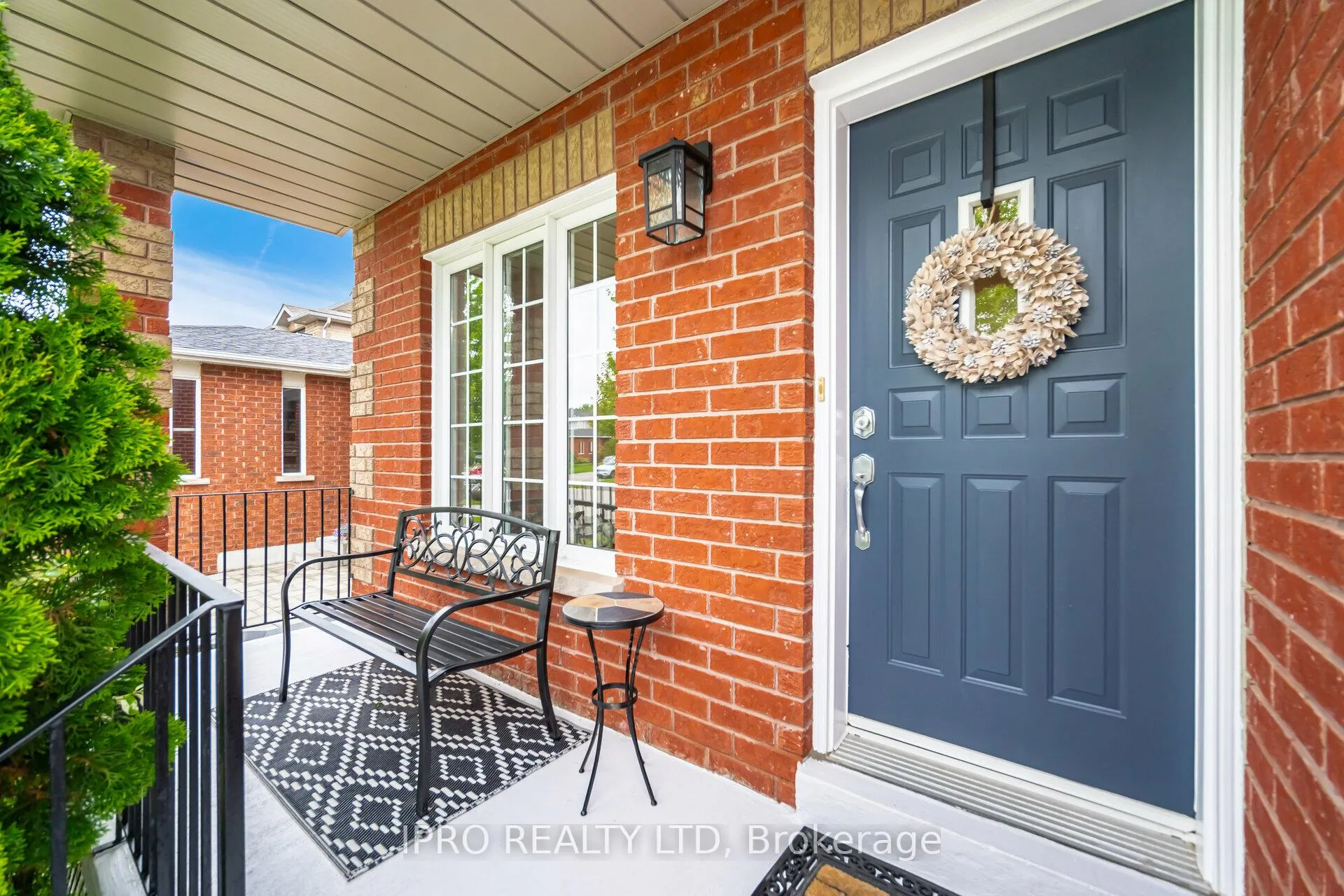 Photo 2 of 82 Joseph Crescent, Barrie, Painswick South — HOMEH