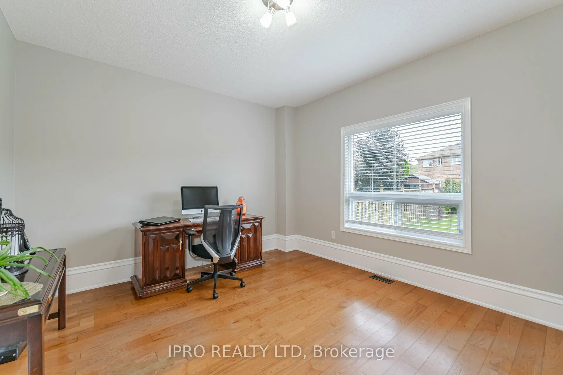 Photo 9 of 82 Joseph Crescent, Barrie, Painswick South — HOMEH