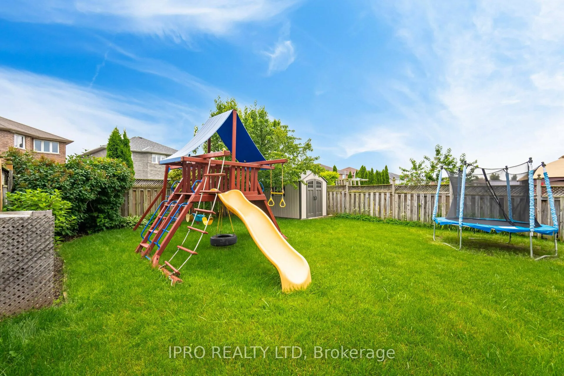 Photo 32 of 82 Joseph Crescent, Barrie, Painswick South — HOMEH