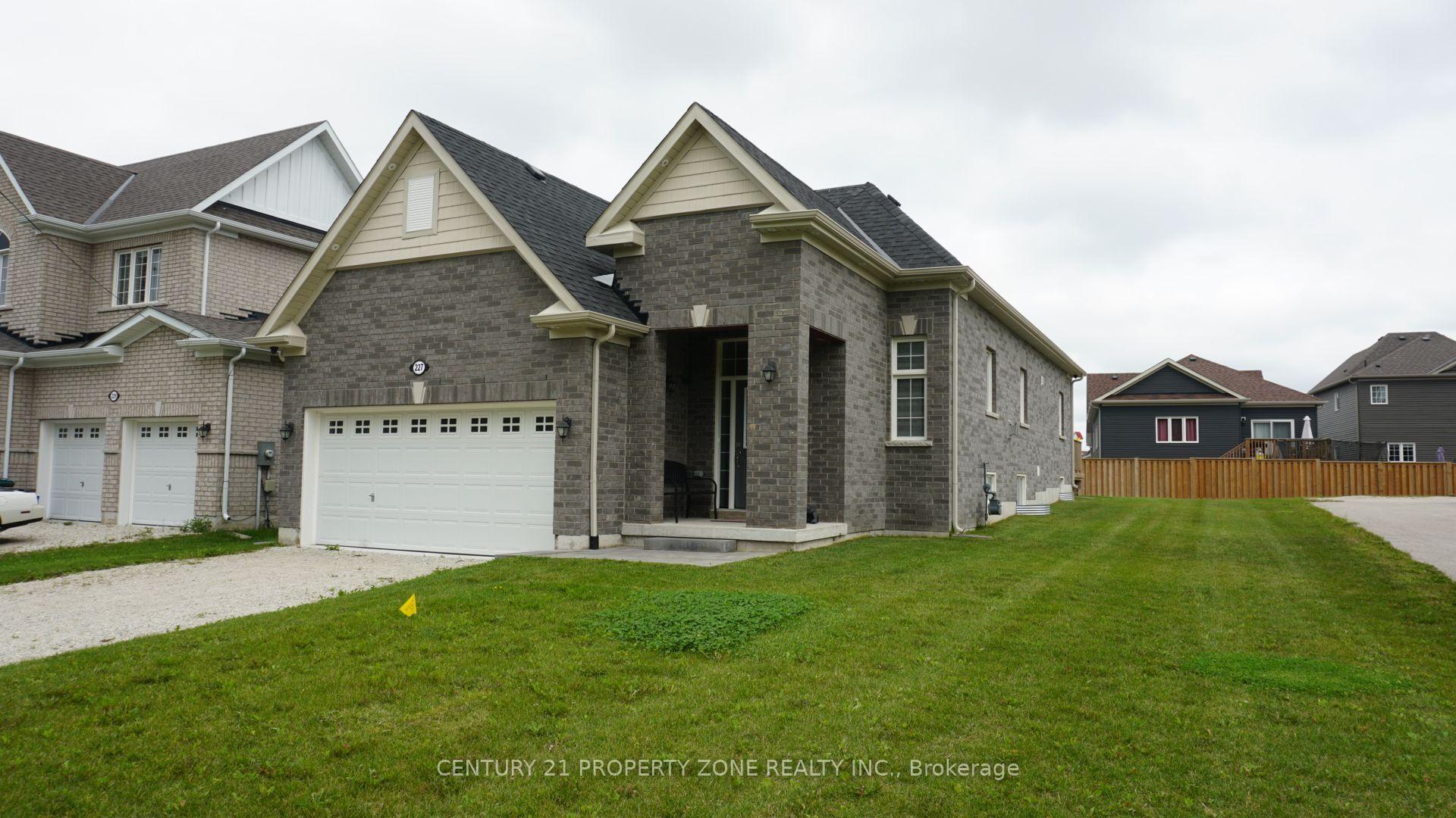 Photo 26 of 227 Mowat Street N, Clearview, Stayner — HOMEH