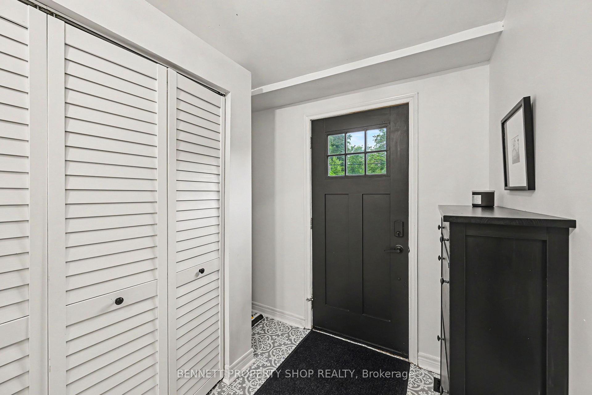 Photo 2 of 102 Moorhead Drive, Ottawa, Fitzroy — HOMEH