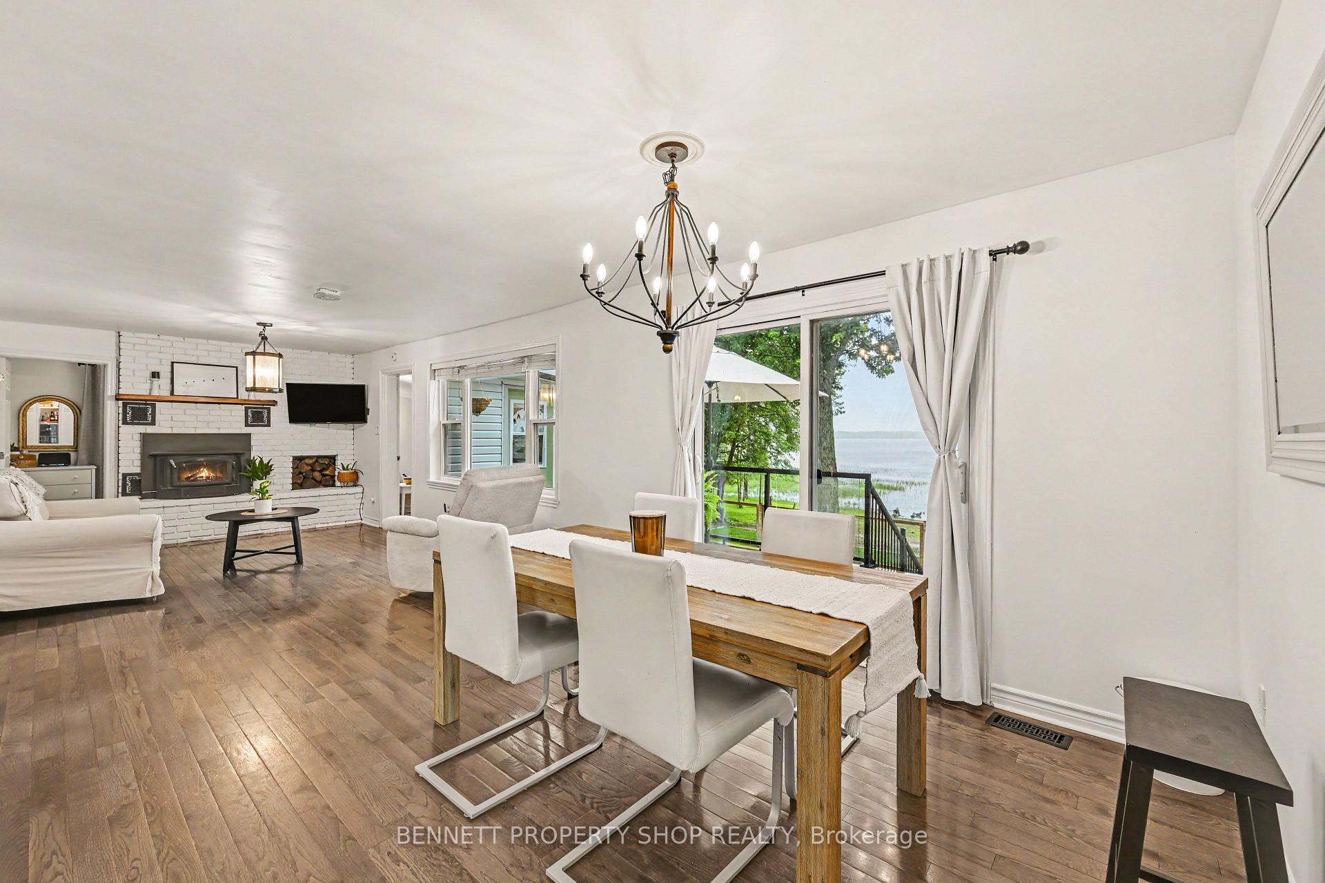 Photo 5 of 102 Moorhead Drive, Ottawa, Fitzroy — HOMEH