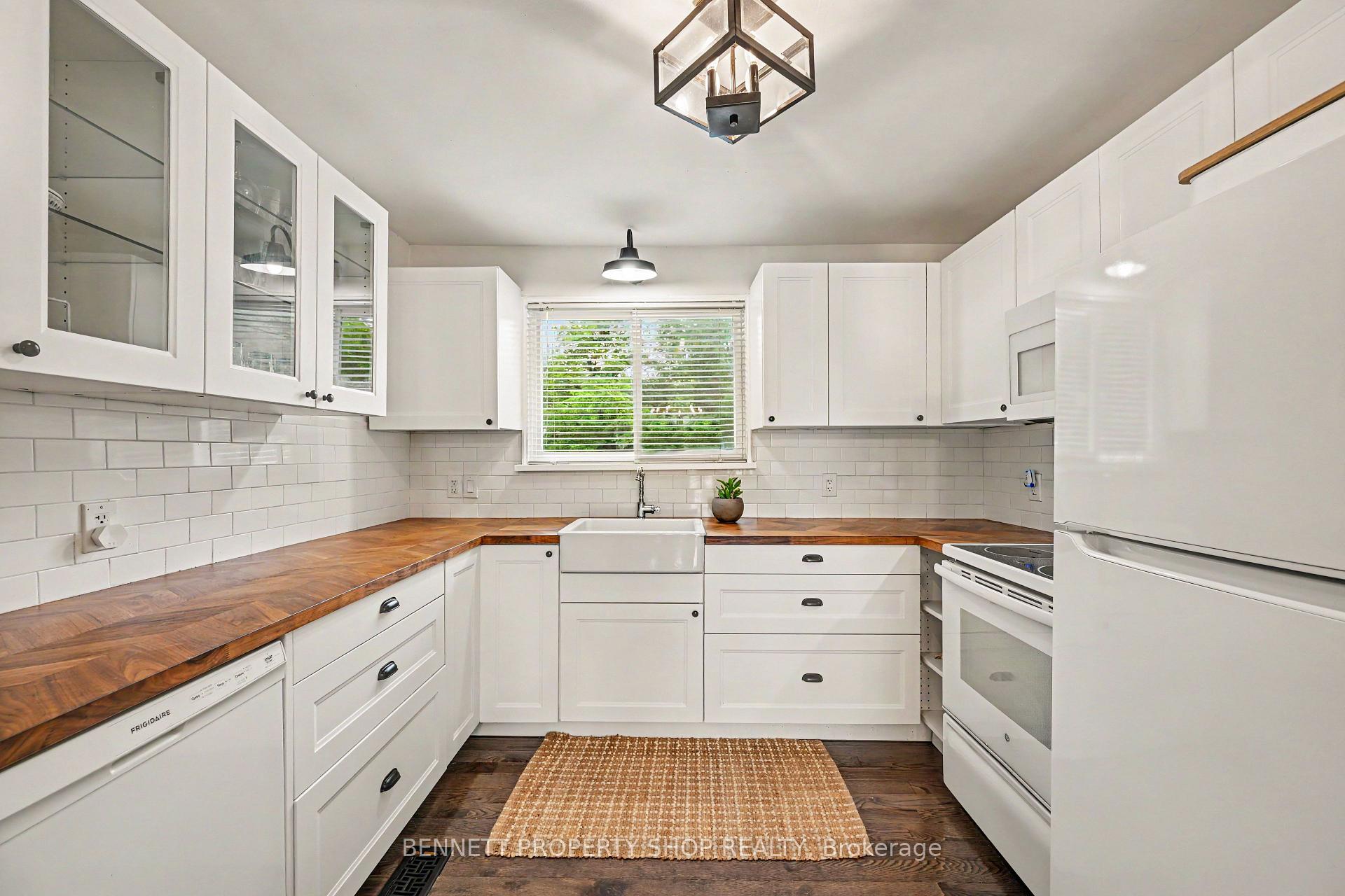 Photo 7 of 102 Moorhead Drive, Ottawa, Fitzroy — HOMEH