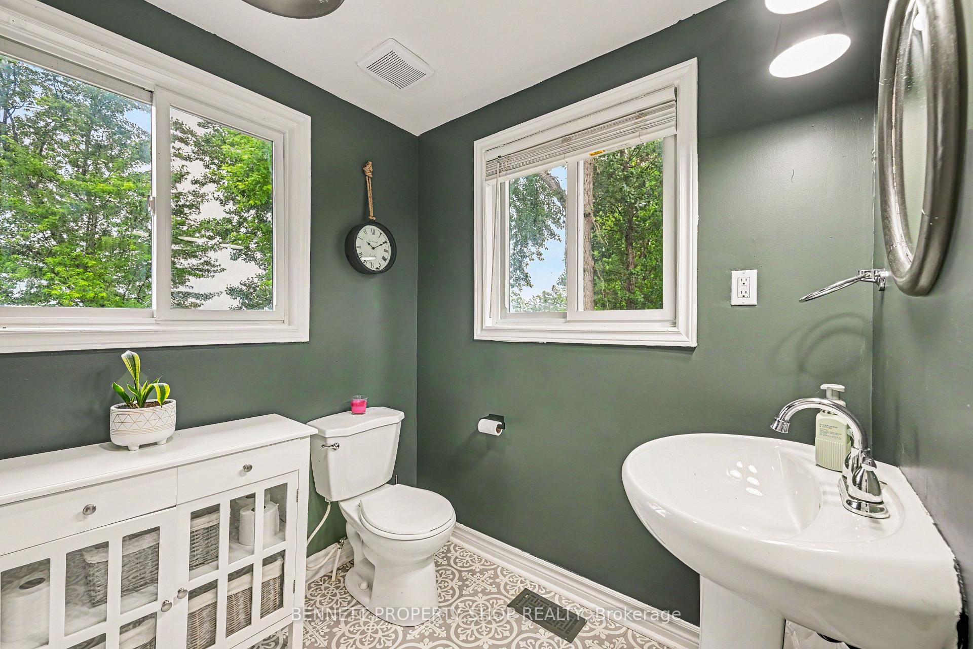 Photo 9 of 102 Moorhead Drive, Ottawa, Fitzroy — HOMEH