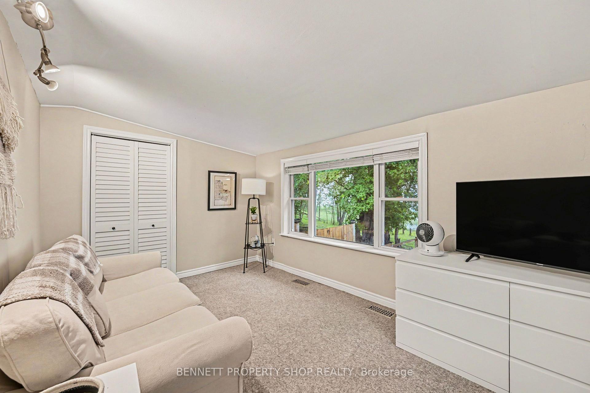 Photo 13 of 102 Moorhead Drive, Ottawa, Fitzroy — HOMEH