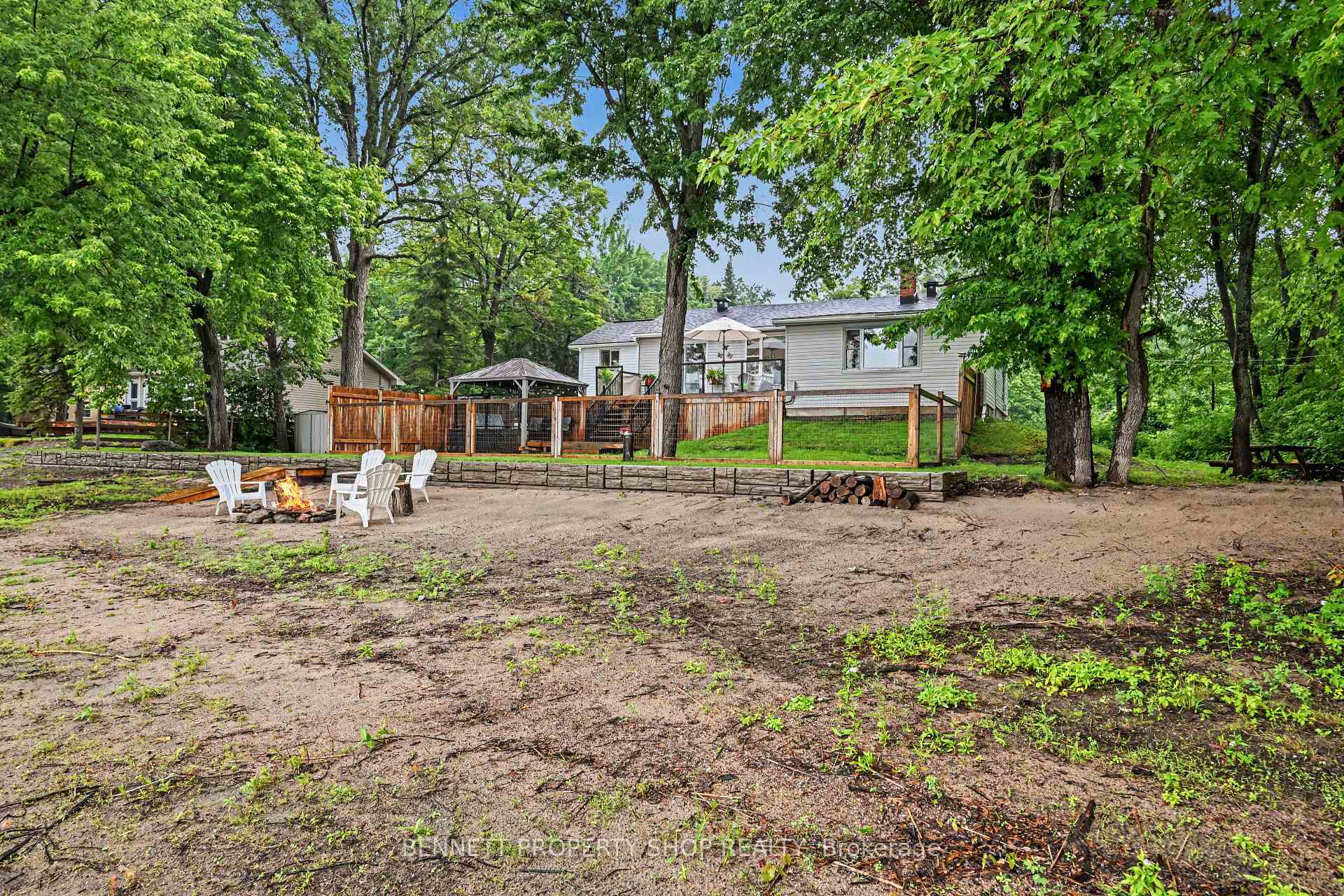 Photo 15 of 102 Moorhead Drive, Ottawa, Fitzroy — HOMEH