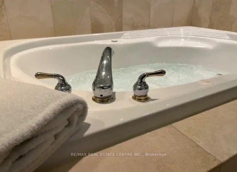Photo 5 of Unit 2270, 90 Highland Drive, Oro-Medonte, Horseshoe Valley — HOMEH