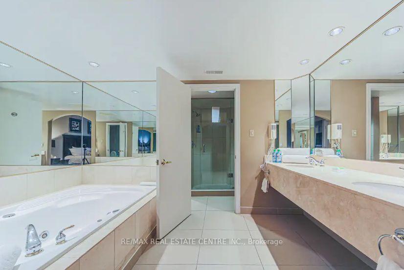 Photo 9 of Unit 2270, 90 Highland Drive, Oro-Medonte, Horseshoe Valley — HOMEH