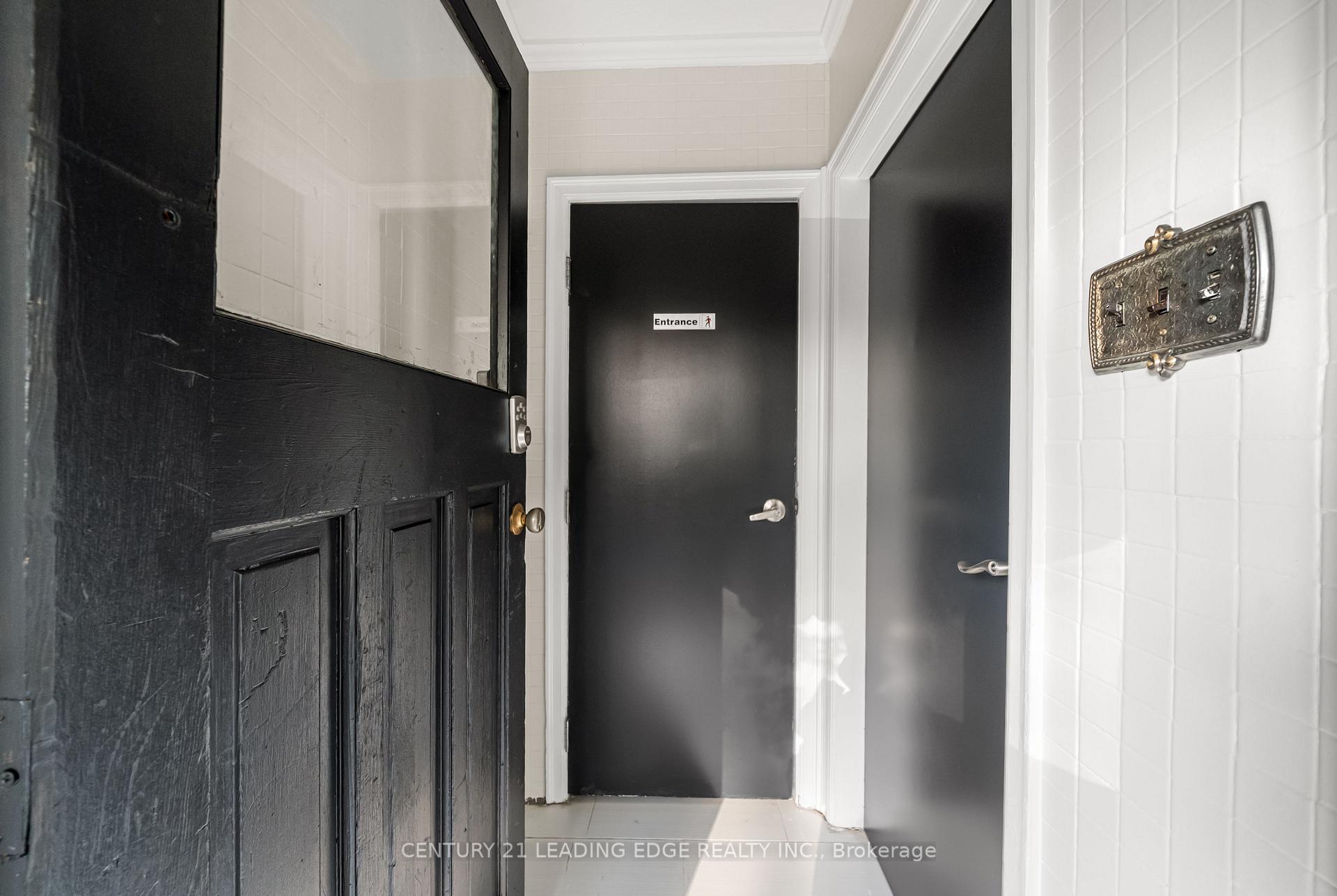 Photo 2 of Unit unit B, 620 Birchmount Road, Scarborough, Clairlea-Birchmount — HOMEH