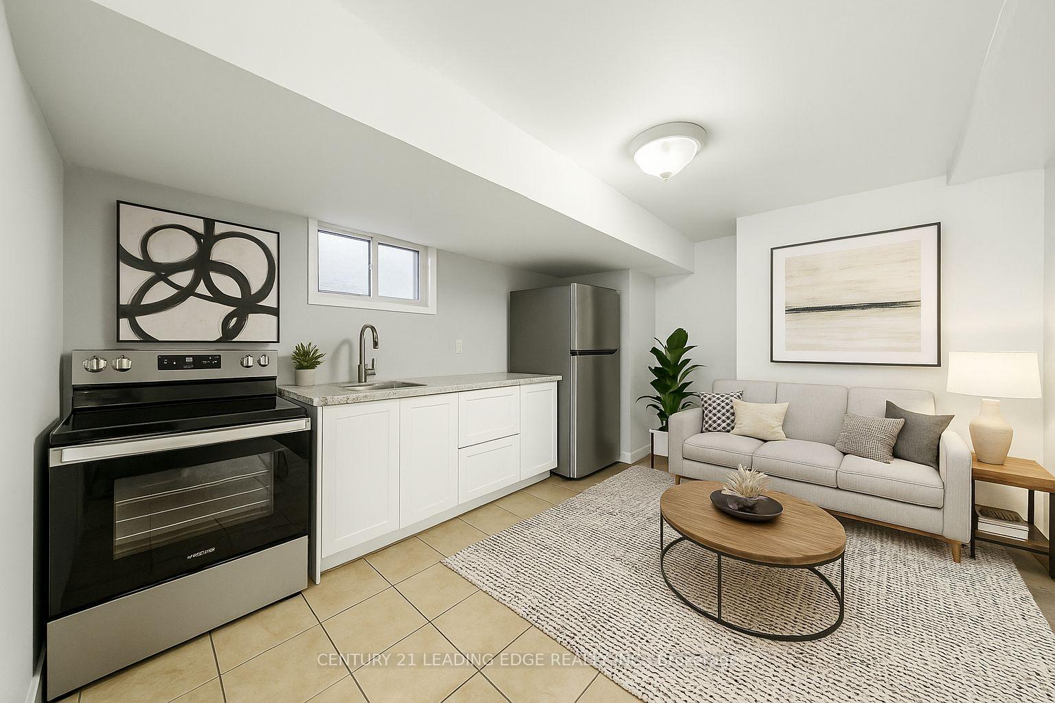 Photo 5 of Unit unit B, 620 Birchmount Road, Scarborough, Clairlea-Birchmount — HOMEH