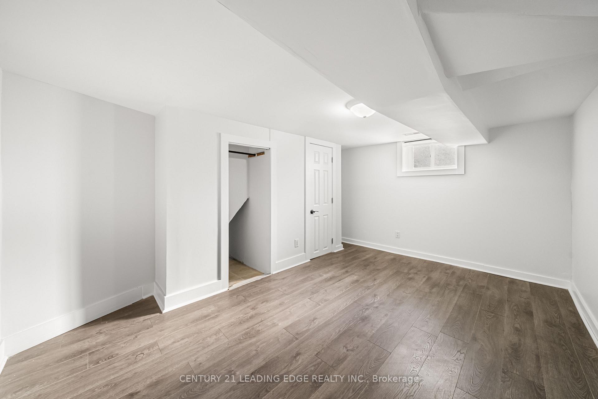 Photo 8 of Unit unit B, 620 Birchmount Road, Scarborough, Clairlea-Birchmount — HOMEH