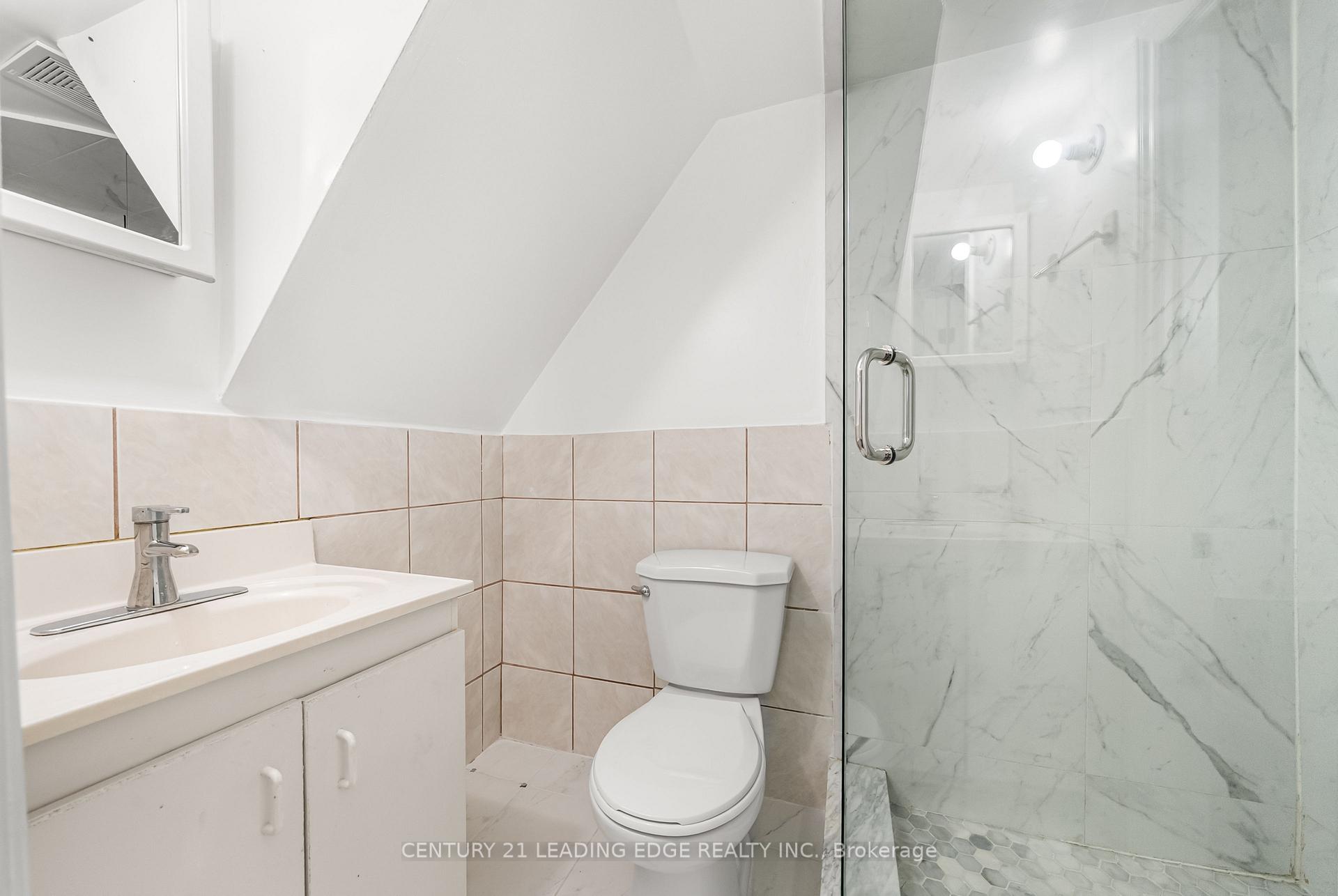 Photo 10 of Unit unit B, 620 Birchmount Road, Scarborough, Clairlea-Birchmount — HOMEH