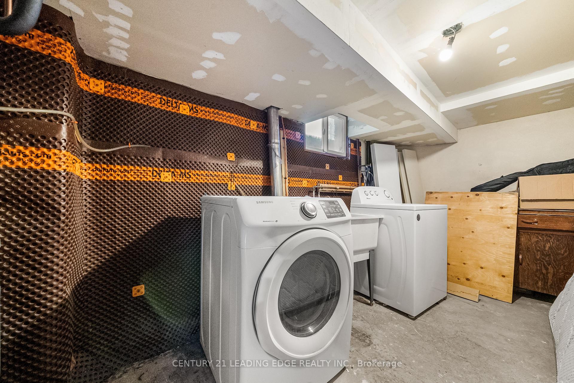 Photo 13 of Unit unit B, 620 Birchmount Road, Scarborough, Clairlea-Birchmount — HOMEH