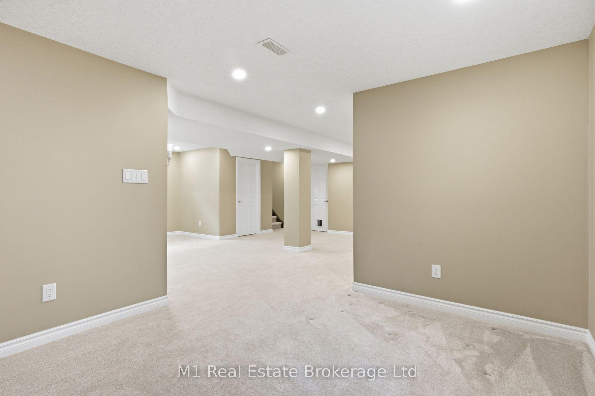 Photo 35 of 31 Healey Street, Centre Wellington, Elora/Salem — HOMEH