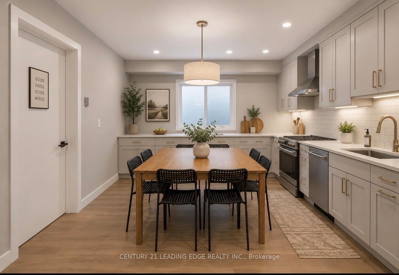 Photo 3 of 527 Glengarry Avenue, Toronto, Bedford Park-Nortown — HOMEH