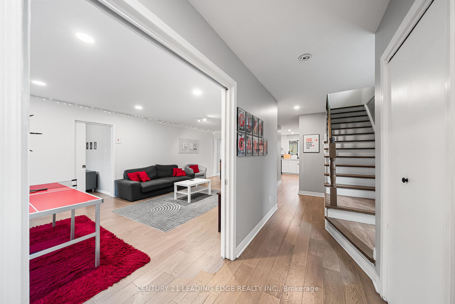 Photo 13 of 527 Glengarry Avenue, Toronto, Bedford Park-Nortown — HOMEH