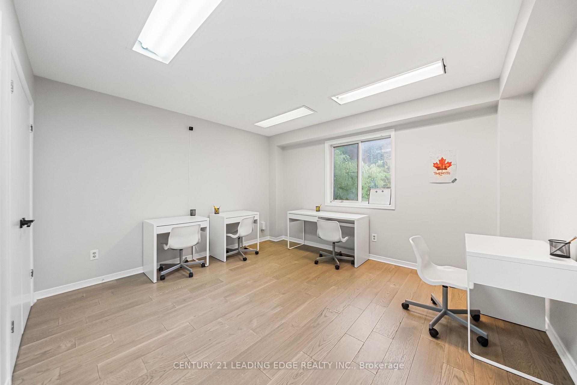 Photo 20 of 527 Glengarry Avenue, Toronto, Bedford Park-Nortown — HOMEH