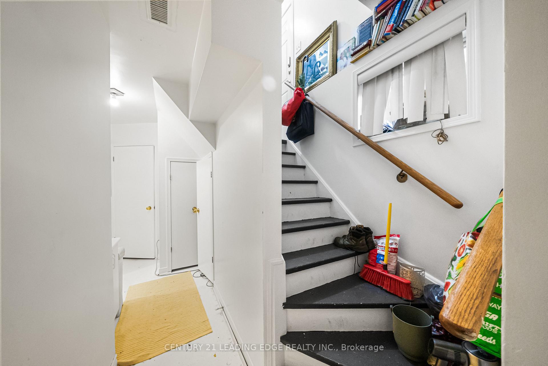 Photo 36 of 527 Glengarry Avenue, Toronto, Bedford Park-Nortown — HOMEH